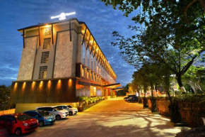 Отель Grand Tjokro Hotel Balikpapan  Баликпапан